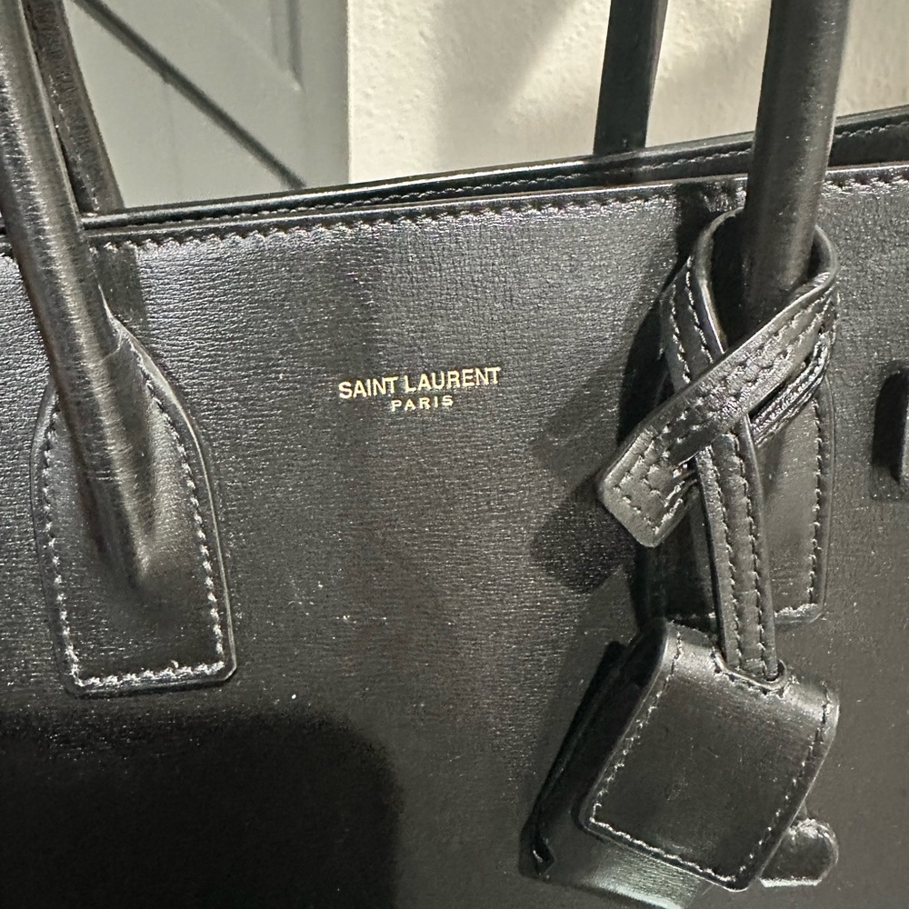 Saint Laurent Shiny Black Leather Handbag - Picture 4 of 9
